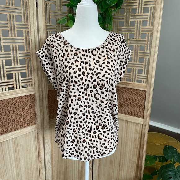 Animal Print Short Sleeve Top - Picture 3 of 6